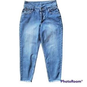 Arizona Jeans Mom Stretch High Rise Asymmetrical Waistline Medium Wash Size 11